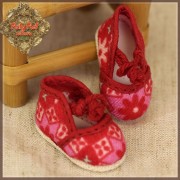 Chaussures Roses à motifs rouges pour Yu Ping