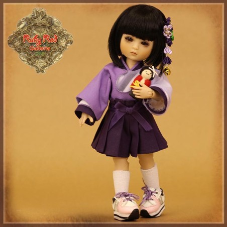 Poupée Miki Edition 2019 - Four Kindergartner - Ruby Red Poupée Miki Edition 2019 - Four Kindergartner - Ruby Red