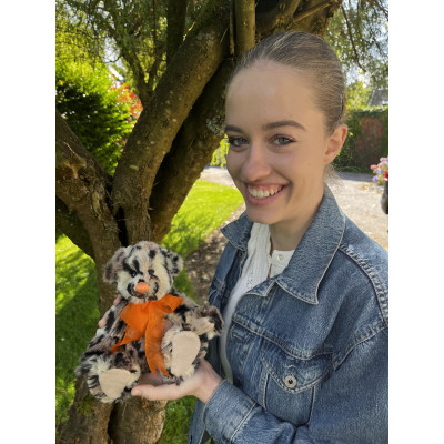 Ours Currant Bun - Charlie Bears en Peluche 2023
