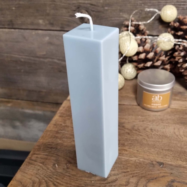 Natural unscented pillar candle, sky blue - Atelier Bougies