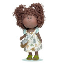 Poupée Mia Nines d’Onil robe fleurie, cheveux bouclés, sandales vertes