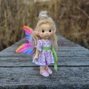 Petite poupée articulée en coton Bio de 24 cm, avec ailes détachables et roble fleurie