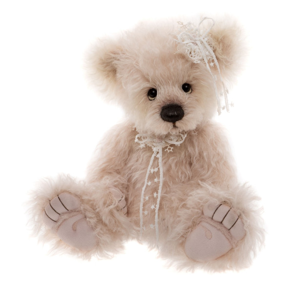 Ours Charlie Mohair year 2026, aux nuances rosées, coiffe et collier en dentelle