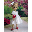 Tenue pour poupée Fashion Friends, robe plumetis blanc, petite besace avec breloque, barrette cheveux et chaussures