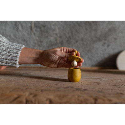 Yellow Little Things Grapat – Petit pot et toupie en bois