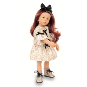 Poupée Happy Kidz Gesa Christmas 2026 Götz 50 cm aux longs cheveux roux, robe écrue et dorée et bottines scintillantes